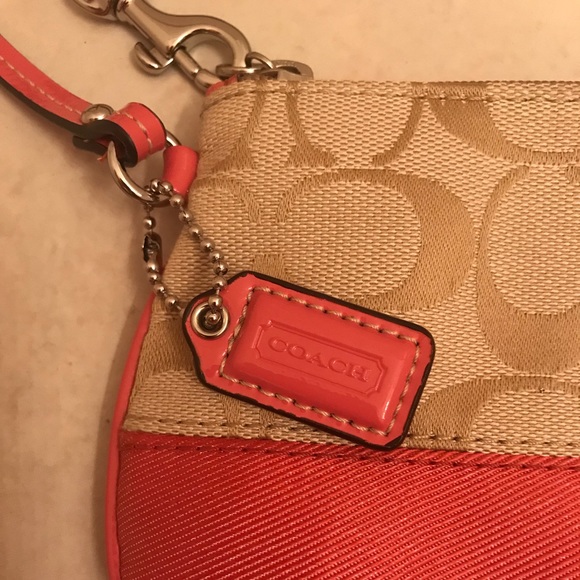 Coach wristlet - Picture 2 of 3